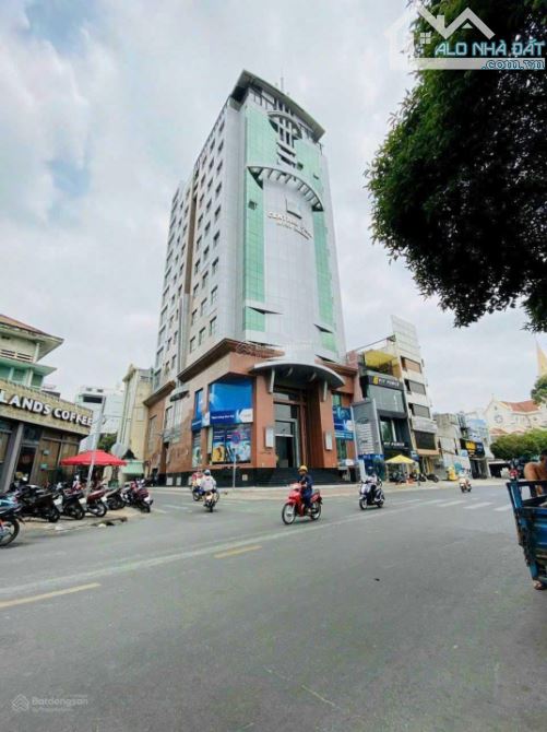 GĐ Cần Bán gấp Tòa nhà góc 2 mặt tiền Nguyễn Trãi, Q.1 (15x28m)hầm 9 tầng HĐT 550tr/tháng