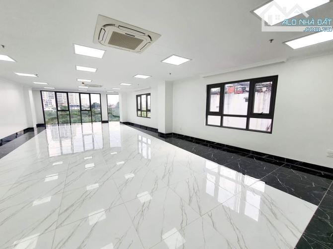 BÁN TOÀ NHÀ VP MẶT PHỐ VŨ TÔNG PHAN KDVIP VIEW SÔNG, PENHOUSE ĐẲNG CẤP. DOANH THU 5 TỶ/NĂM - 1