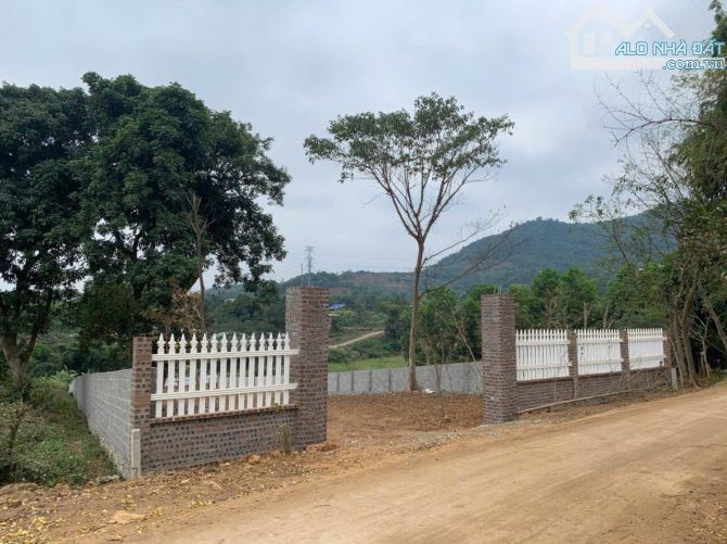 CẦN BÁN LÔ ĐẤT VIEW ĐẸP XUNG QUANH TOÀN NGHỈ DƯỠNG CÓ DT 1212m2 CHỈ CÁCH HỒ 500m - 1