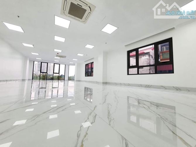 BÁN TOÀ NHÀ VP MẶT PHỐ VŨ TÔNG PHAN KDVIP VIEW SÔNG, PENHOUSE ĐẲNG CẤP. DOANH THU 5 TỶ/NĂM - 2