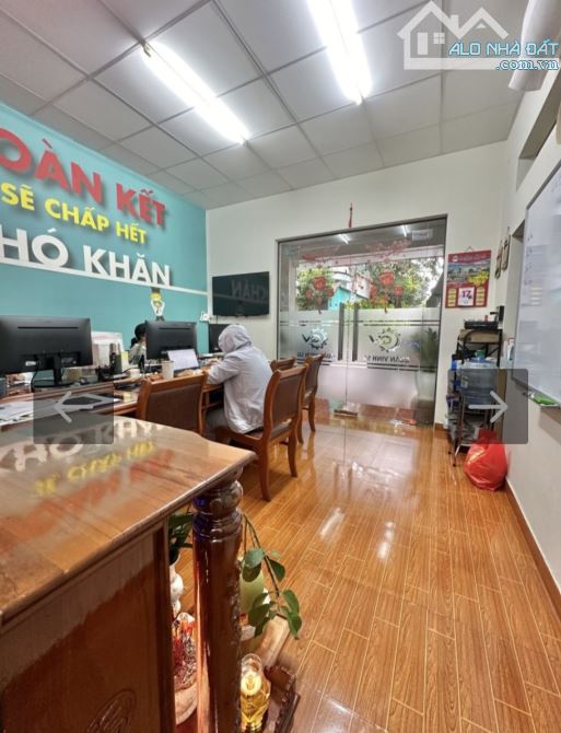Hẻm 8m xe hơi thông, 1 sẹc  PHẠM VĂN BẠCH- TÂN BÌNH Ngang 6m ,dài10m vuông vức,  2 tầng - 2