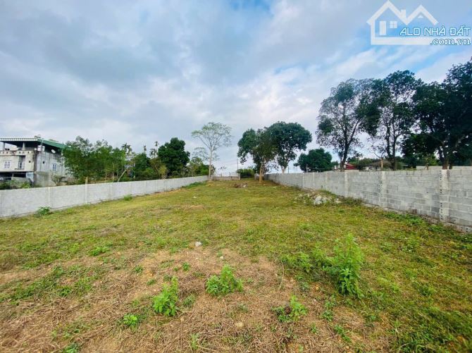 CẦN BÁN LÔ ĐẤT VIEW ĐẸP XUNG QUANH TOÀN NGHỈ DƯỠNG CÓ DT 1212m2 CHỈ CÁCH HỒ 500m - 2