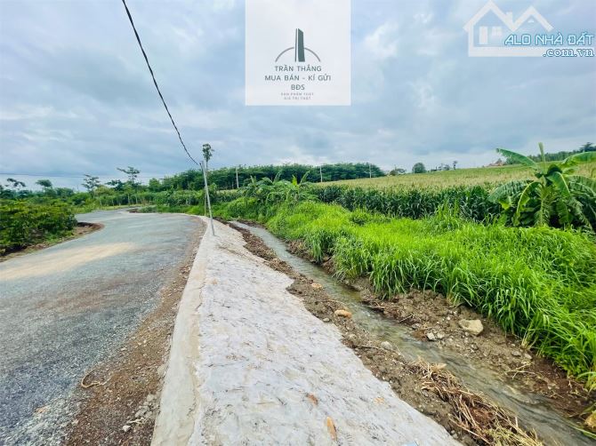 Hơn 300m mặt tiền đường nhựa - view suối - KDC - 3
