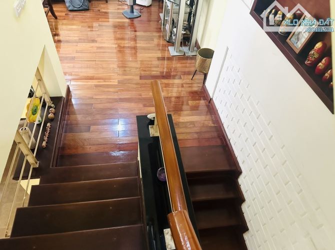 Bán nhà Đội Cấn 2 mặt ngõ- Đội Cấn thông sang Giang Văn Minh - 40m2-4 tầng- MT 4.8 M-8.6Tỷ - 5
