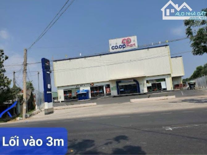 Bán gấp lô đất sau lưng siêu thị Coop Mart Cần Giuộc 850 triệu sổ hồng riêng công chưng