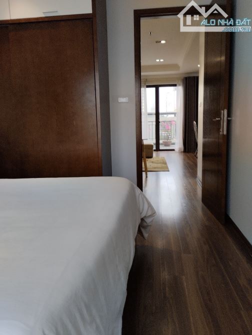 Cho thuê căn hộ dịch vụ mặt phố Bùi Thị Xuân , Hai Bà Trưng gần phố cổ - 1