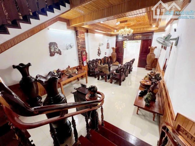 BÁN NHÀ 3 LẦU ĐƯỜNG TRẦN ĐẠI NGHĨA FULL GỖ. DT:5x24M. GIÁ: 8,5 TỶ - 1