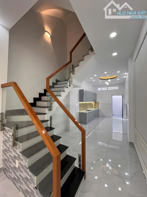 Nhà 4 tầng mới tinh Âu Dương Lân Quận 8 - Ô tô đậu ngày đêm - giá chỉ 8.5 tỷ 69 m2 - 1