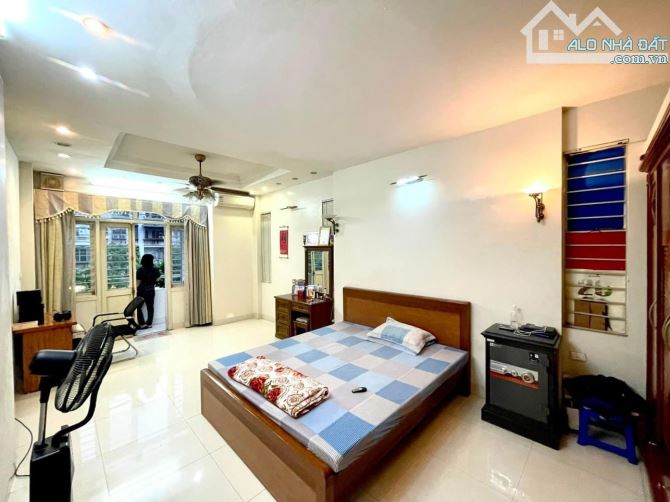 Bán Nhà lô góc mặt Phố Mạc Thái Tổ 43m2, 6 tầng, mặt tiền 3.9m, 24 tỉ - 1