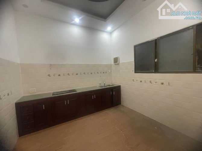 💥 NHÀ 2 TẦNG MẶT TIỀN ĐƯỜNG 2 THÁNG 9, GIÁ CHỈ NHỈNH NHẸ 5 TỶ, HÀNG ĐẦU TƯ  KD TỐT - 2