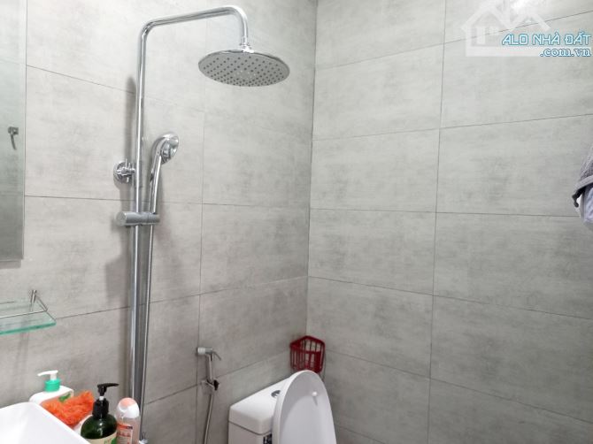 Hiếm Nhà Bán Thủ Đức cũ 3ty950 Nhà 52m2 2 Tầng Hẻm xe hơi tránh Hoàn công - 2