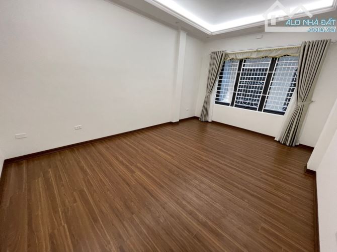 Bán gấp, Nhà đẹp Trần Quốc Hoàn 35m x 5T, Mt 4m, tháng máy, kd đỉnh, ô tô tránh 14,8 tỷ, - 3