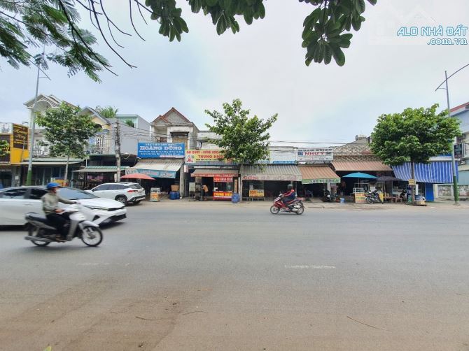 Nhà mặt tiền đường Nguyễn Thị Minh Khai, phường Tân Đông Hiệp, thành phố Dĩ An - 4