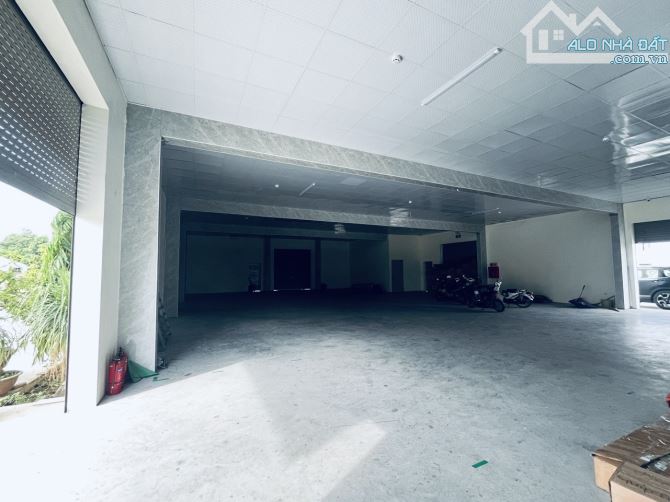 Cho thuê toàn bộ nhà máy diện tích 8200m2 giá 202tr - 4