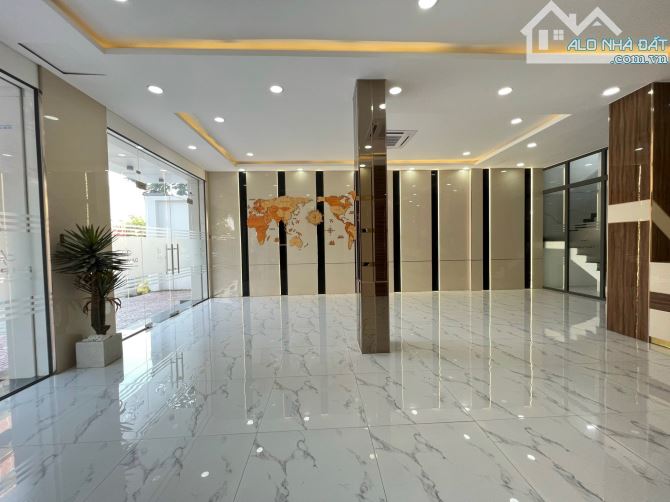 Cho thuê nhà 4 lầu 8x16m tiếp giáp mặt tiền Nguyễn Sơn, rất phù hợp kinh doanh mở showroom - 4