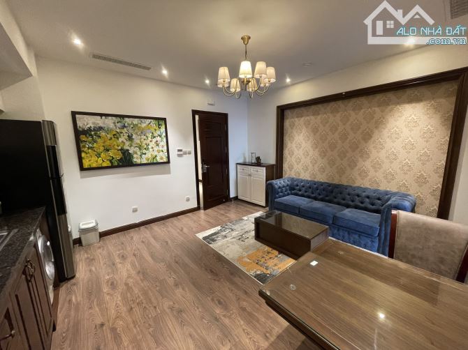 Căn hộ phố Liên Trì: 45m2, full đồ, thang máy, nội thất đẹp, 1PN, 1PK. Giá: 15 tr/tháng - 5