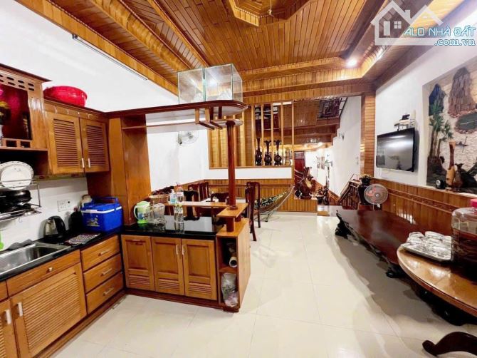 BÁN NHÀ 3 LẦU ĐƯỜNG TRẦN ĐẠI NGHĨA FULL GỖ. DT:5x24M. GIÁ: 8,5 TỶ - 5