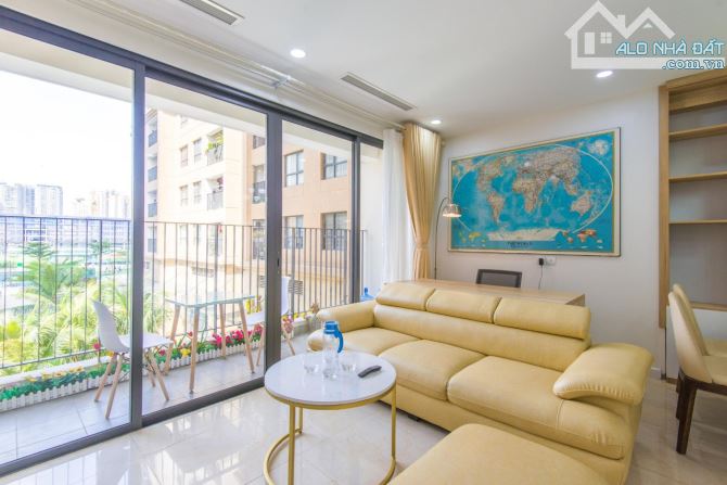 Cho thuê căn hộ cao cấp 17T - KĐT Trung Hòa, 120 m². 3 phòng ngủ full đồ nội thất cao cấp