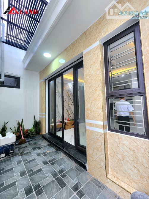 Chủ gửi bán căn nhà 3 tầng độc lập sân cổng phố Phương Lưu Vạn Mỹ Đà Nẵng