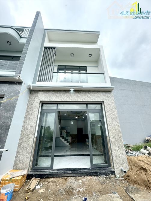 CHÍNH CHỦ GỞI BÁN NHÀ 1 TRỆT 1 LẦU KDC BỬU HÒA, DT 64M2, ĐƯỜNG NGUYỄN THỊ TỒN, SHR