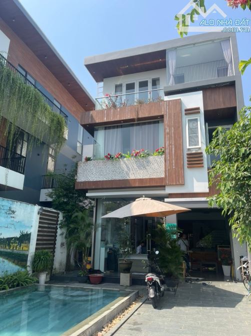 VILLA ĐẸP LÍ TƯỞNG - 3 Tầng full nội thất - S220m2- 8.2 Tỷ-  Đường 5m5