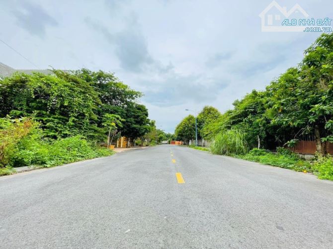 Nền Đường B2, Khu Cồn Khương, Quận Ninh Kiều, TP. Cần Thơ.