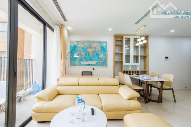 Cho thuê căn hộ cao cấp 17T - KĐT Trung Hòa, 120 m². 3 phòng ngủ full đồ nội thất cao cấp - 1