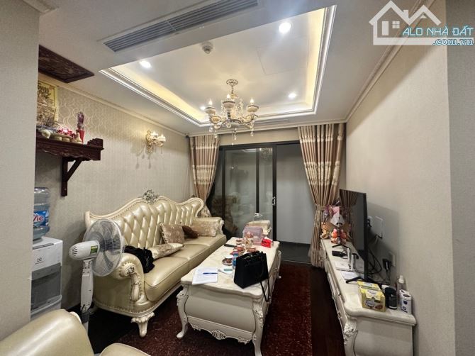 Bán Chung Cư HC GOLDEN CITY 72m2, lô góc, tầng cao, tặng nội thất - 1