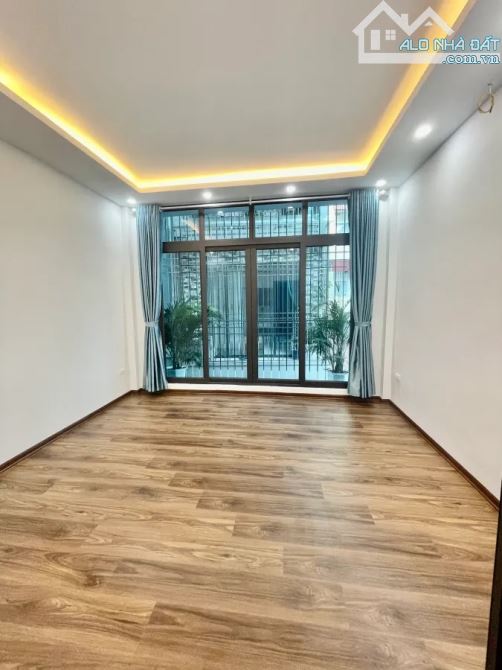 Bán nhà Kim Giang , Hoàng Mai, DT: 40m² x 5 tầng, gần ô tô tránh, giá chào 7,35  tỷ - 1