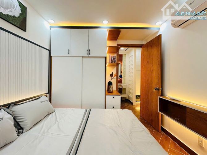 🆘Lên Sóng Cặp Siêu Phẩm Hẻm Xe Hơi🆘Cây Trâm Phường 8🆘4 Lầu 4Pn 3WC🆘5,8 TỶ - 18