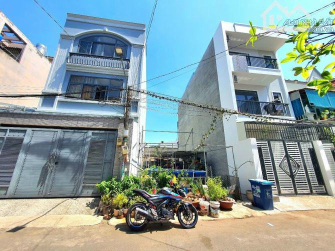 Bán đất mặt tiền hẻm lớn , Làng Tăng Phú,  Tăng Nhơn Phú A,   Q9  - DT : 72.1m2 - 2