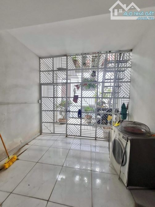 10M RA PHỐ - NGUYÊN HỒNG - ĐỐNG ĐA - 50M2 - 5 TẦNG - MT PHÂN LÔ 4M - KINH DOANH TỐT - 2