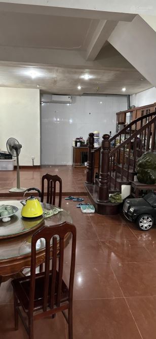 Cho thuê nhà liền kề ở Dịch Vọng, Cầu Giấy, Hà Nội. dt 90 m2, mt 6m, 5 tầng, có đh, giá 40 - 4