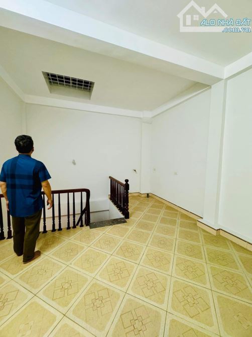 Cho thuê nhà nguyên căn ngõ 207 Trương Định , Hai Bà Trưng diện tích 30m x4 tầng ,3PN giá - 4