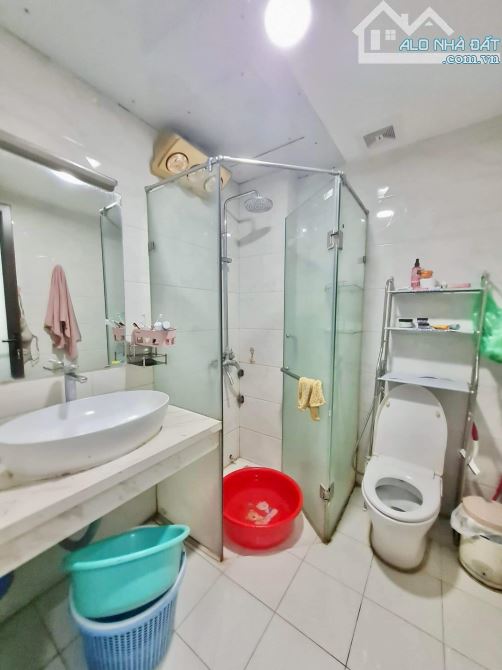 10M RA PHỐ - NGUYÊN HỒNG - ĐỐNG ĐA - 50M2 - 5 TẦNG - MT PHÂN LÔ 4M - KINH DOANH TỐT - 3