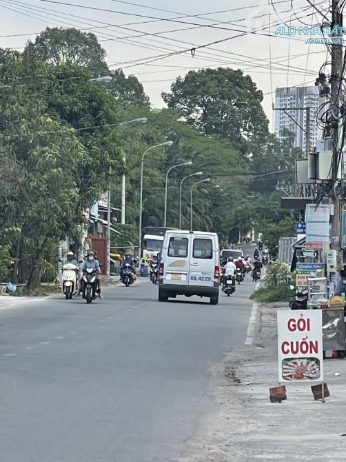 Cho thuê nhà tiện làm mặt bằng kinh doanh, văn phòng hay ở đều tốt, DT hơn 250m2 sân xe hơ - 5