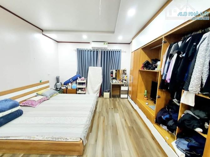 GIA ĐÌNH CHỦ CẦN BÁN GẤP BIỆT THỰ CIPUTRA. 336m2 x 4T - MT12m - Giá: 175 Tỷ. - 5