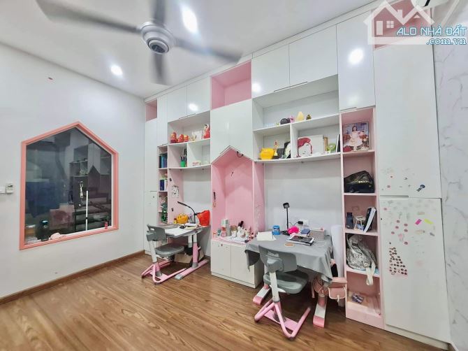 10M RA PHỐ - NGUYÊN HỒNG - ĐỐNG ĐA - 50M2 - 5 TẦNG - MT PHÂN LÔ 4M - KINH DOANH TỐT - 6