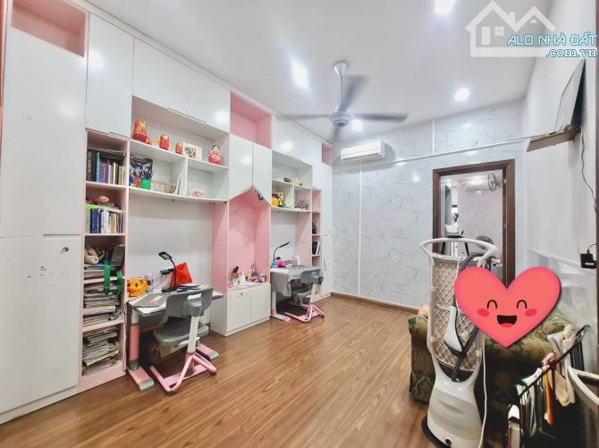 10M RA PHỐ - NGUYÊN HỒNG - ĐỐNG ĐA - 50M2 - 5 TẦNG - MT PHÂN LÔ 4M - KINH DOANH TỐT - 7