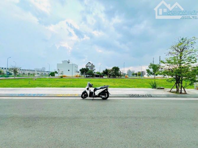 Bán Đất  mặt tiền Đường số 8 KDC Nam Rạch Chiếc phường An Phú Tp Thủ Đức.