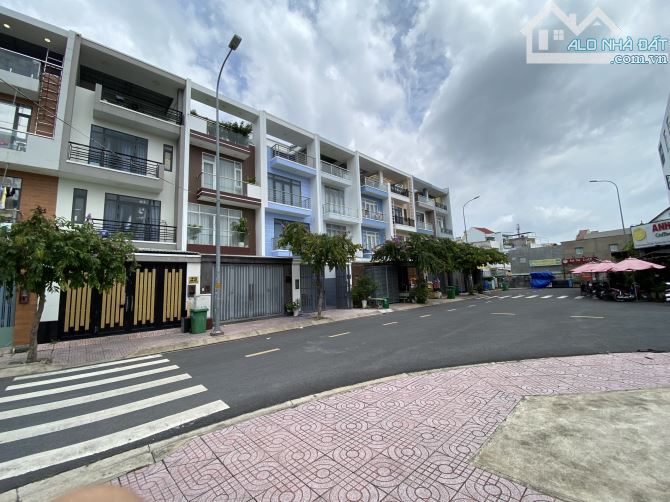 Bán nhà 4 tầng đường Tăng Nhơn Phú, Phước Long B, Giá 11,5 tỷ