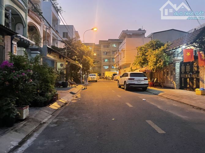 🏠 Nhà MT nội bộ xe ô tô đậu trước nhà P6 Q8