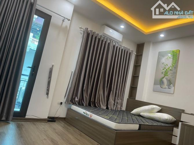 Siêu Phẩm Ngac Tư Sở 35m2 5 tầng ngõ thông kinh doanh cực tốt - 1