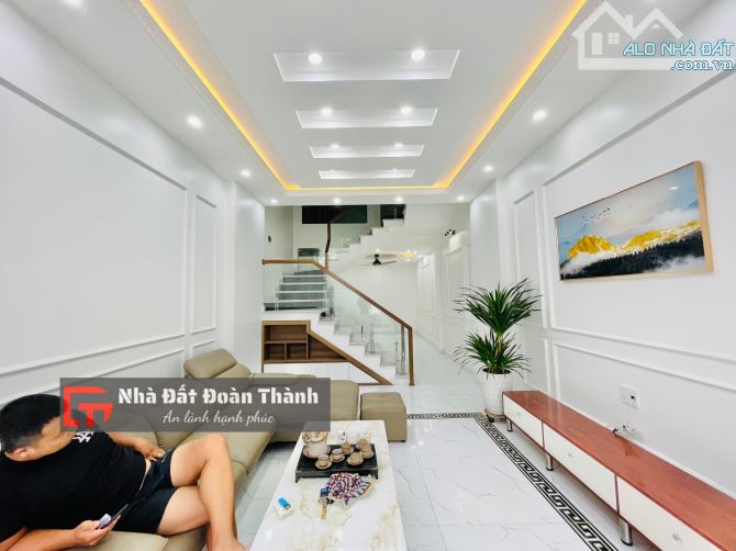 56,8m2 nhà xây mới 4 tầng đường to kinh doanh được khu vực 193 Văn Cao - 1