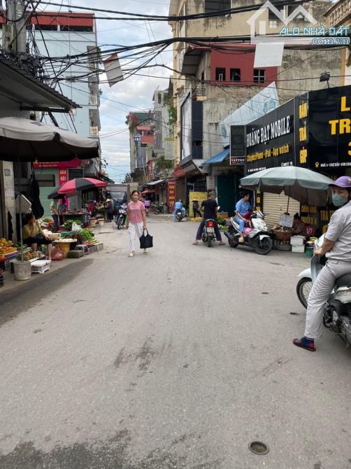 BÁN NHÀ TRỤC KINH DOANH LÔ GÓC CHỢ BẦU KIM CHUNG ĐÔNG ANH - 1