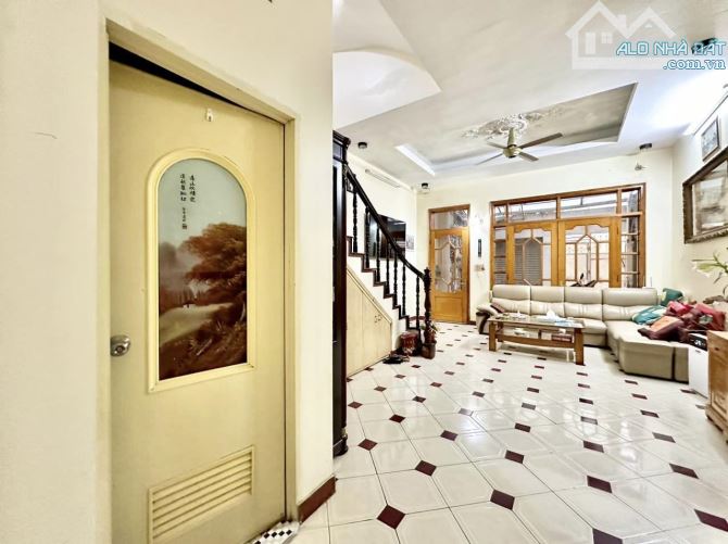 ⚜️ Nhà Mặt ngõ 25 Vũ Ngọc Phan, Đống Đa, Ô tô tránh, 90m2 5T MT 5m,  Chỉ 22.5 Tỷ ⚜️ - 1