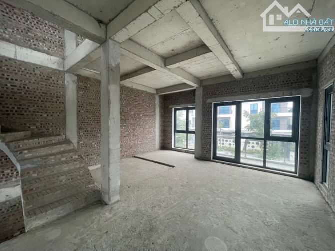 Bán gấp biệt thự Xuân Phương Tasco, DT 152m2, đường đôi gần hồ, giá chỉ 28 tỷ - 1
