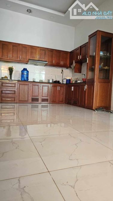 GẤP BÁN NHÀ CẤP 4 SIÊU NGHĨ DƯỡNG, ĐÔNG THẠNH HÓC MÔN, 250M2 NGANG 12.5 CHỈ 7.5 TỶ - 2