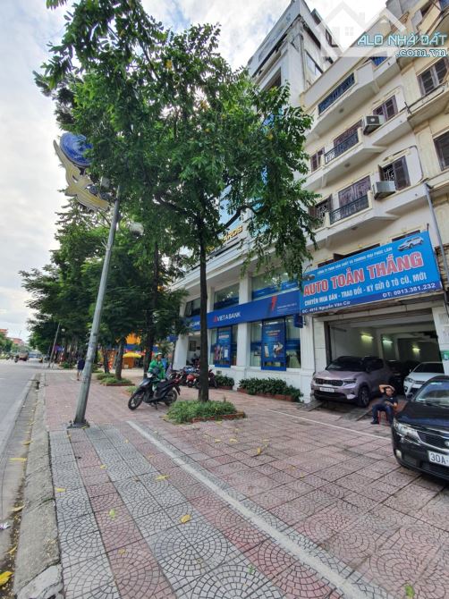Bán siêu phẩm mặt phố Nguyễn Văn Cừ,130m2,mặt tiền 8m,vỉa hè 7m,giá 59 tỷ. - 2