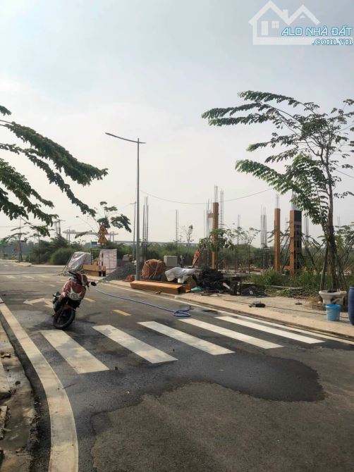 Bán gấp lô đất 85m2 xã Phạm Văn Hai, xây dựng hết đất, hỗ trợ giấy phép xây dựng - 2